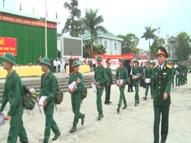 Ghi nhận ngày hội giao nhận quân ở Quang Bình